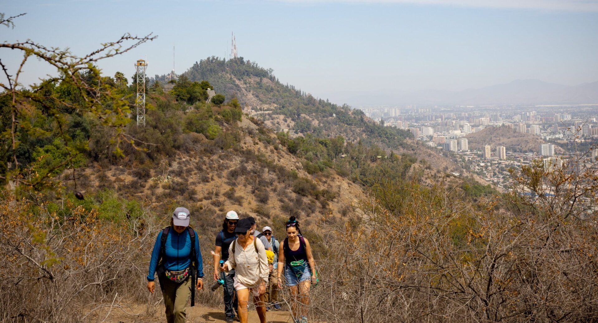 Descubriendo la Geología de Santiago, trekking guiado en el Cerro Carbón